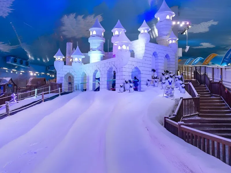 castelo de neve no parque snowland
