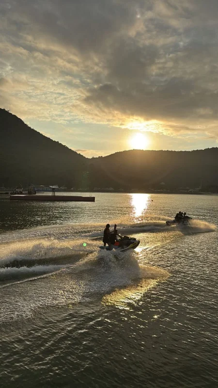 Passeio de Jet Ski com Marinheiro