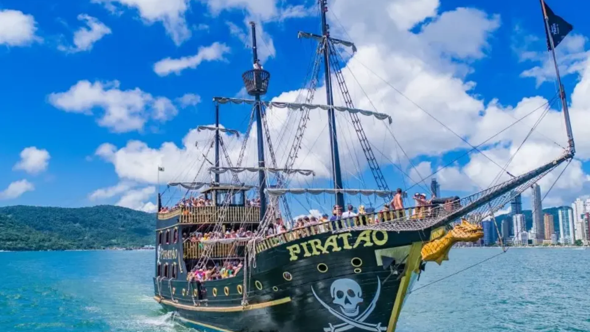 Barco Pirata Balneário Camboriú